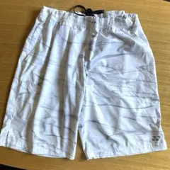 値下げしました　YONEX ハーフパンツ・サイズxo