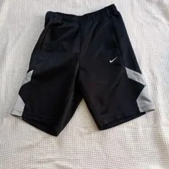 Nike メンズ L ブラック ショートパンツ