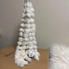 ホワイトファーポンポンマフラー