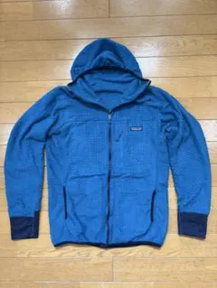 patagonia フリースジャケット フード付き 青