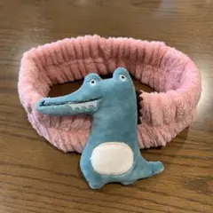 恐竜デザインぬいぐるみ　ヘアバンド ボア素材　ピンク　新品