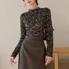 未使用 ローズ柄 ハイネックニット