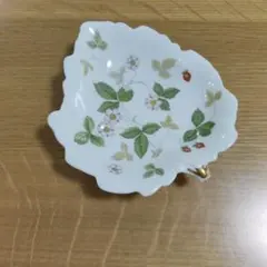 WEDGWOOD ワイルドストロベリー リーフディッシュ 皿のサムネイル