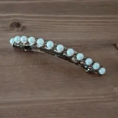 【パール装飾付きヘアクリップ】レディース　ヘアアクセサリー　バレッタ