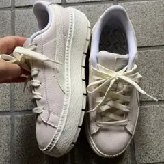 スニーカー