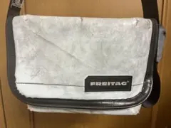 送料込み☆freitag メッセンジャー　ハワイ　旧型　単色 送料込み☆freitag メッセンジャー ハワイ 旧型 単色 値下げ