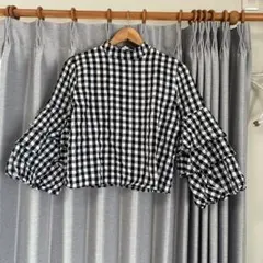 t*a様 袖のボリュームが可愛い。 パンツでも、スカートでも合わせやすい。 人気