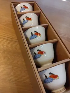 深川製磁 六歌仙 湯呑揃 桐型仙茶揃 宮内庁御用達 5客揃え 廃盤品 希少 Yahoo!オークション -「深川製磁 六歌仙」の落札相場・落札価格