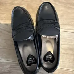 黒いローファー 合成皮革 ストレートチップ