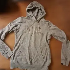 値下げ！NIKE グレー フード付きパーカー