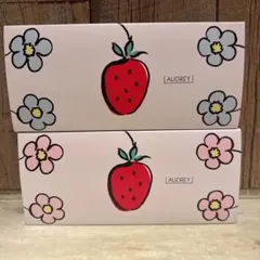 オードリー AUDREYハローベリーミルクチョコ＆ホワイトチョコのサムネイル