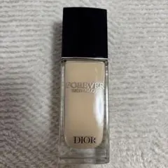 ディオールFOREVER SKIN GLOW リキッドファンデーション　 OＮ