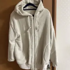 ホワイト フリースジャケット フード付き