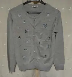 花柄刺繍のカーディガン