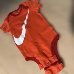 Nike オレンジ ロンパース70