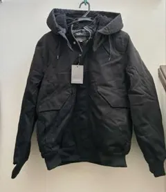ブラック ジャンパー・ブルゾン フード付き　(新品タグ付き)