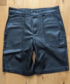 美品 ZARA ザラ フェイクレザー ハーフパンツ ショートパンツ ブラック Mのサムネイル
