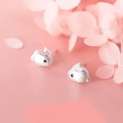PA169【チビウサギ】ピアス　小粒　可愛い　うさぎ　アニマル　シルバー