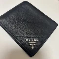 ✨極美品✨PRADA プラダ 二つ折り財布 三角プレート ブラック