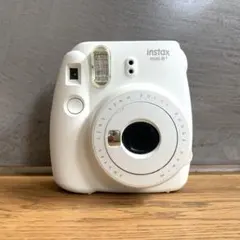チェキ　instax mini 8+ 動作確認済　6枚フィルム入り　白