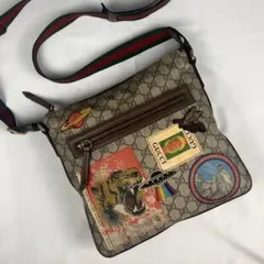 美品 グッチ PVC ショルダーバッグ クーリエ ワッペン ロゴ型押し 