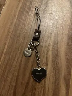PRADA プラダ ハートチャーム ストラップ キーホルダー