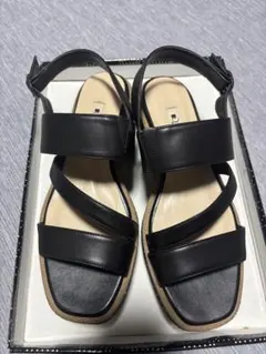 美品　DIANA サンダル 厚底 グリッター ストラップ プラットフォーム 黒