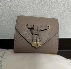 Vis ベージュ ハート型三つ折り財布 ファミマ限定カラー