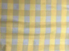 約 90cm× 55cm 黄色とグレーのチェッ起毛して少し厚め