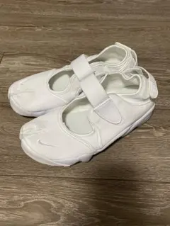 新品未使用タグ付き☆NIKE AIR RIFT 25㎝ ホワイト 2026年最新】nike エアリフト 25 白の人気アイテム - メルカリ