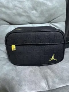 Jordanモノグラムカメラバッグ1.6L ブラック ゴールドのサムネイル