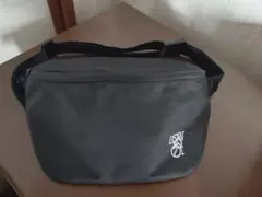 LOW IQ 01 ボディバッグ ブラック