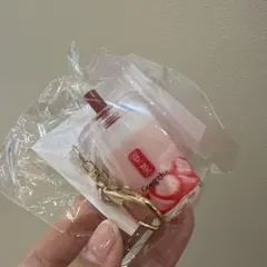 Gong cha ドリンク型キーホルダー　いちご杏仁ミルクティー