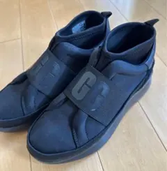 UGG ブラック スリッポンスニーカー