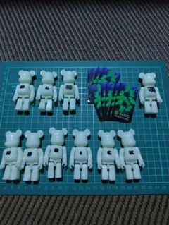 BE@RBRICK 44 BASIC 100%蓄光 9体コンプ＋蓄光非売品1体 - メルカリ