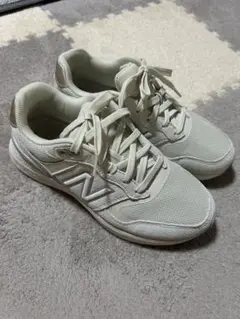 New Balance 880 オフホワイト スニーカー 23.5 美品 - メルカリ