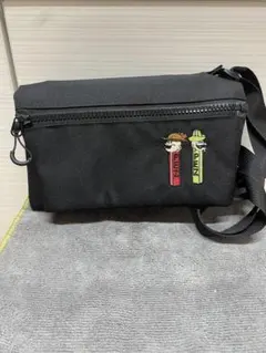 未使用 イアパピヨネ × PEZ 財布ポシェット ショルダーバッグ ペッツ 黒