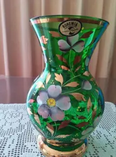 ボヘミア 新品ガラス 花瓶金緑 花柄