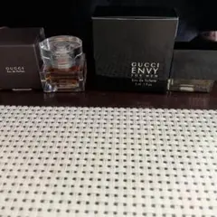 GUCCI 香水 ミニボトル 2点セットのサムネイル