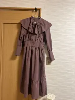 フリル付きワンピース
