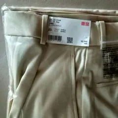 新品タグ付き　UNIQLO レディース　タックワイドパンツ　XS ベージュ