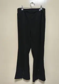 新品未使用 パンツ ボトムス 黒　フレアパンツ