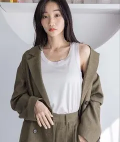 LOWRYSFARMノースリーブ サテンタンクトップのサムネイル