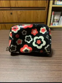 MARY QUANT レディースフラワーポーチ　使用済み　汚れあり‼️