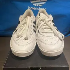adidasTyshawn ホワイト/ブラック スニーカー
