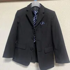 子供用フォーマルスーツ 黒地にグレーのストライプ ジャケットとネクタイのセット