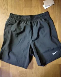 ナイキ Dri-FIT チャレンジャー ショート