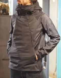 DESCENTE パラヘムダブルモーションプルオーバージャケットのサムネイル