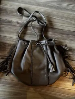 新品未使用　フリンジ付きダークブラウン巾着バッグ　リュック　2way