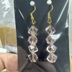 ハンドメイド ピンク 六角形ピアス